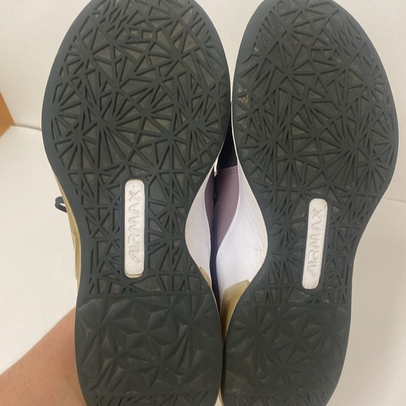 Womens Nike Air Max Bella TR.  Smoke dark gray and metallic copper.Size 7.5 - Picture 8 of 8